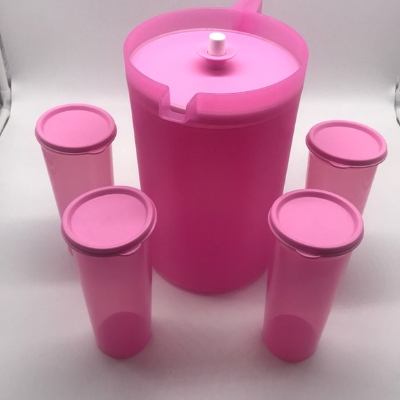 Tupperware Jumbo Jug and 4 Wonder Tumblers Set. - Picture 1 of 16